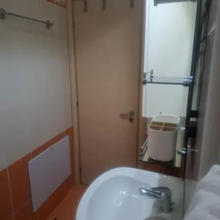 Ognen Apartment-sea View Sarandë
