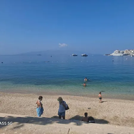 Ognen Apartment-sea View